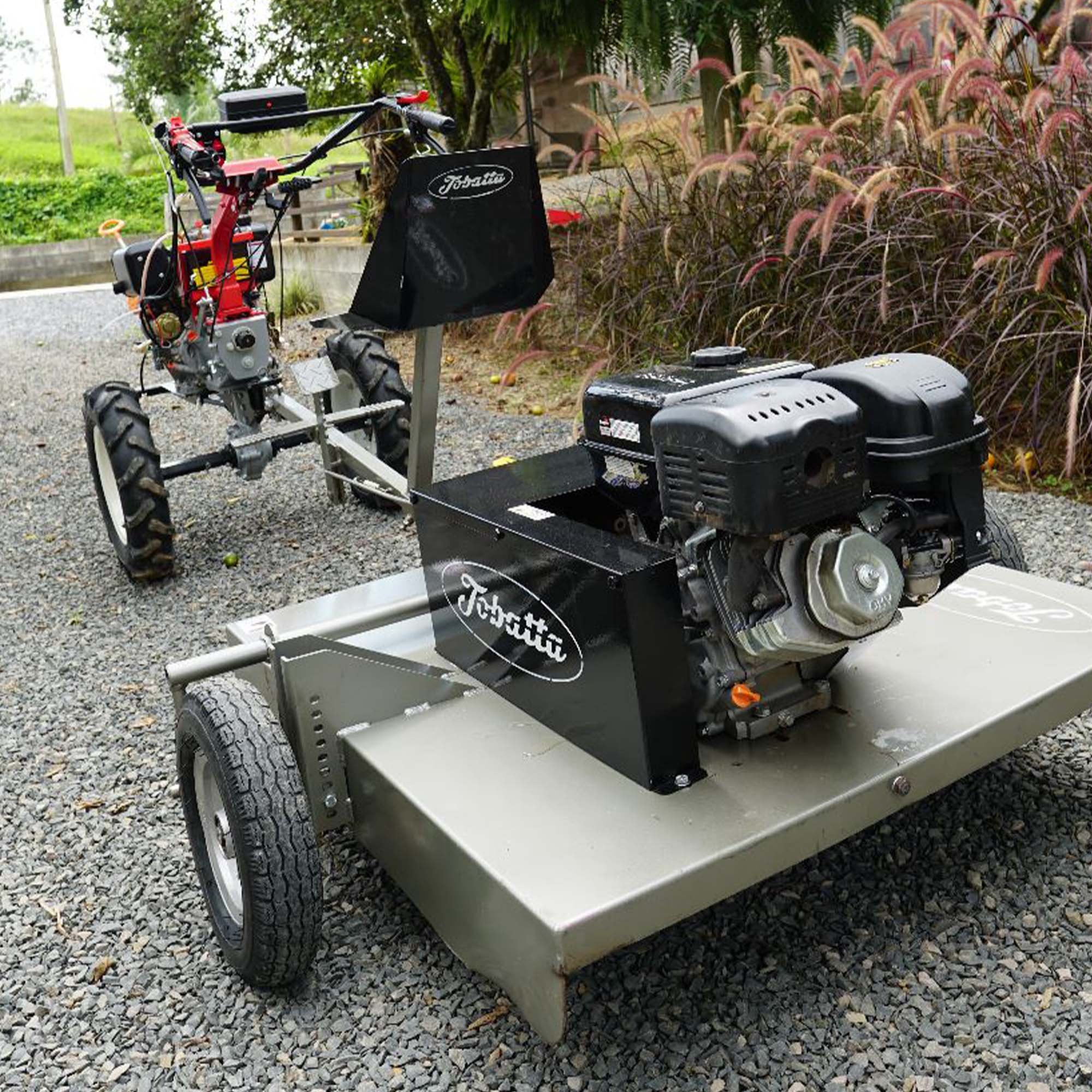 Roçadeira Traseira Maquinafort RTM-900 com Partida Manual p